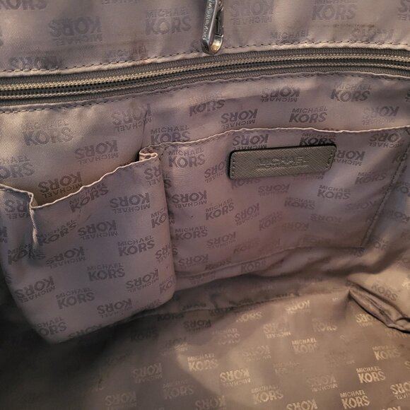 Michael Kors Large Jet Set Travel Tote - Picture 8 of 9